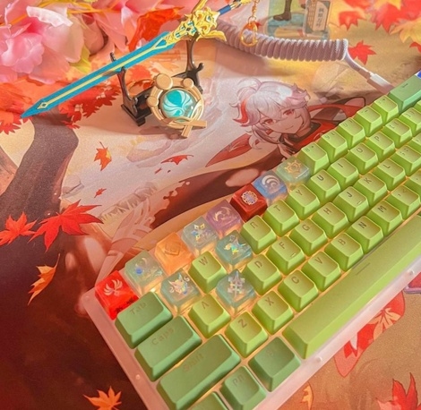 Kazuha Falling Leaves deskmat